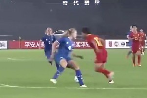 昔日王霜这个进球厉害了！解说员：梅西未必处理的这么精彩