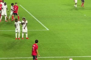 金搓！现场实拍孙兴慜这脚小角度任意球复刻克罗斯