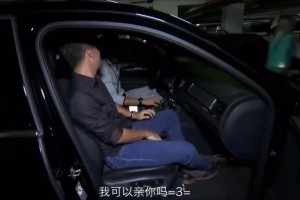 女粉真的多！珍藏影像：内马尔对球迷们有求必应！